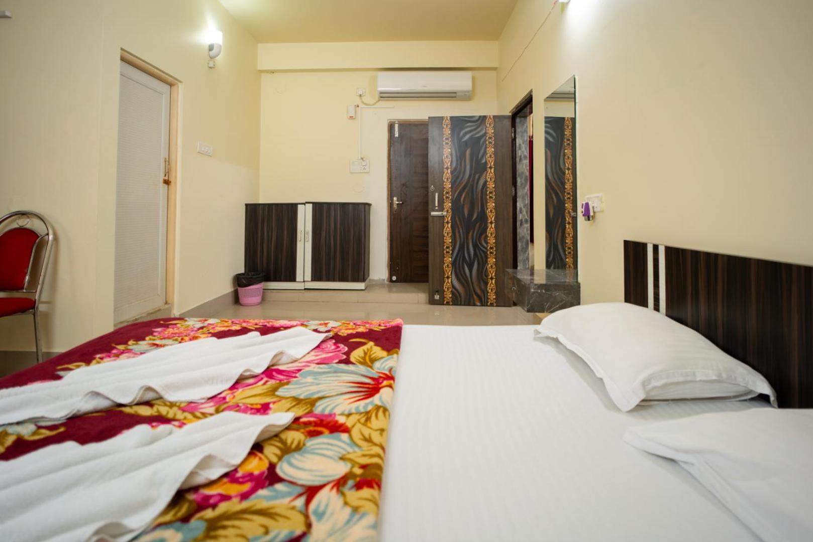 Hotel Nilkantha Мандармани Экстерьер фото